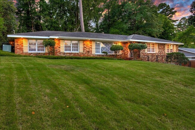 Foto del edificio - 3 Bedroom 2.5 Bathroom Ranch