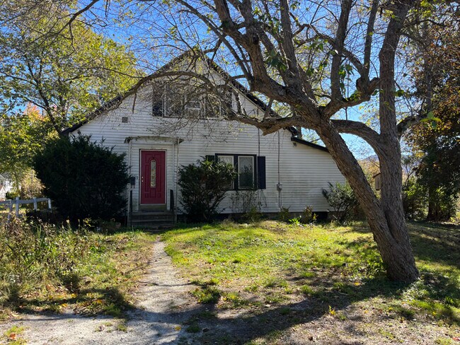 Foto del edificio - 1087 N Hoosac Rd