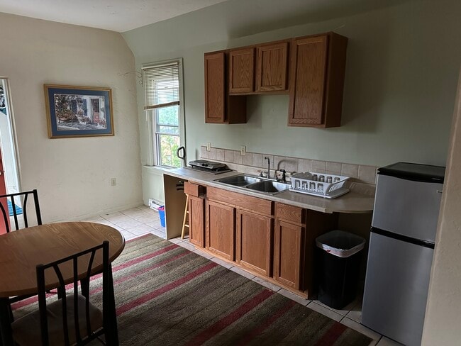 Foto del edificio - 1701 Brownsville Rd