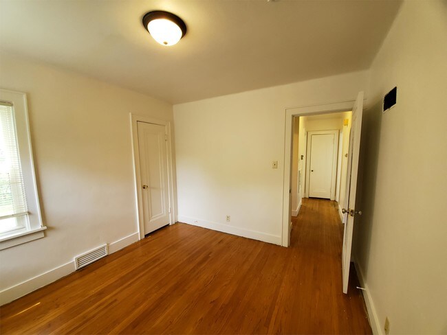 Foto del edificio - 708 W 18th St