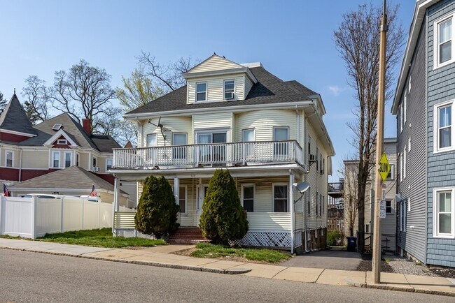 Foto del edificio - 319 Ashmont St