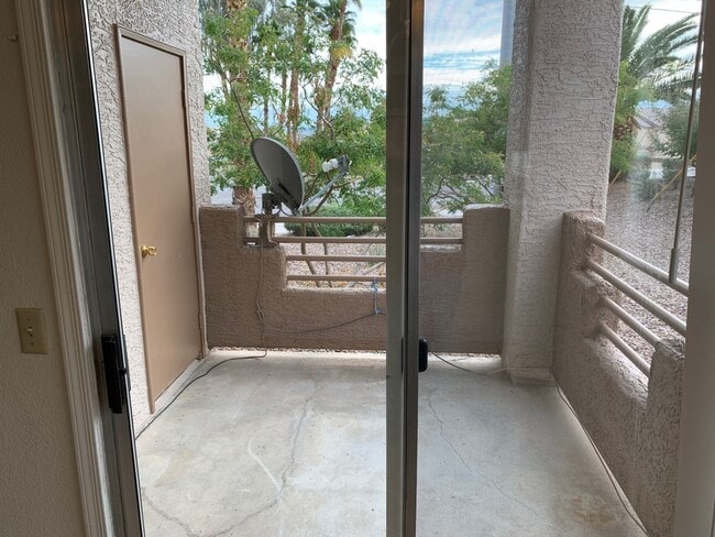 Foto del edificio - 2 Bed / 2 Bath Condo for Rent