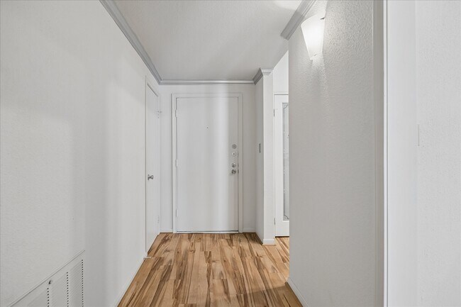 Foto del edificio - 2475 Underwood St