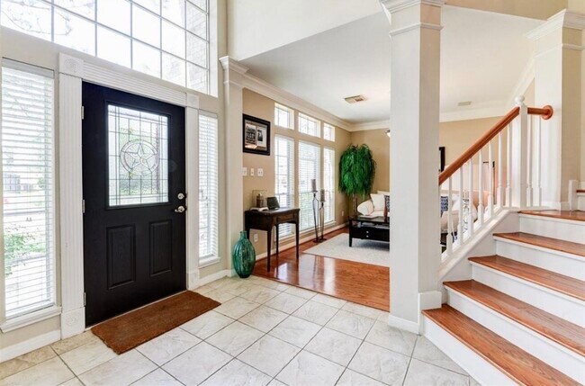 Foto del edificio - 2107 Pitching Wedge Ct