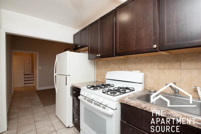 Foto del edificio - 1371 W Estes Ave