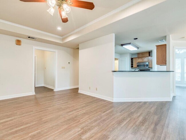 Building Photo - 435 Summit Ridge Dr N