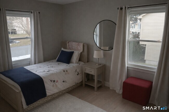 Building Photo - 201 Seneca Dr