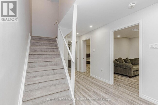 Building Photo - 101 Hullrick Dr