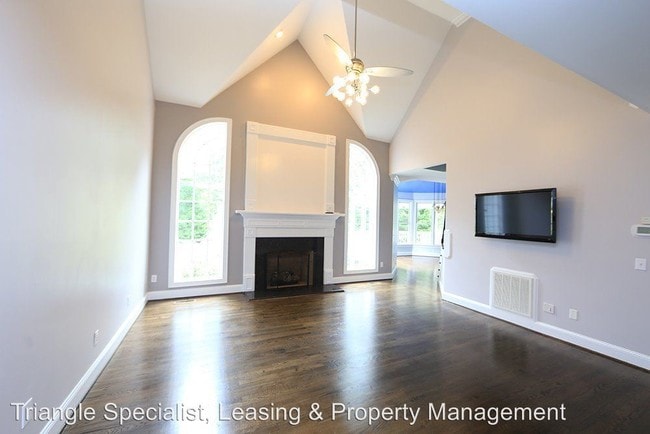 Building Photo - 5 br, 4.5 bath House - 4407 White Chapel Way