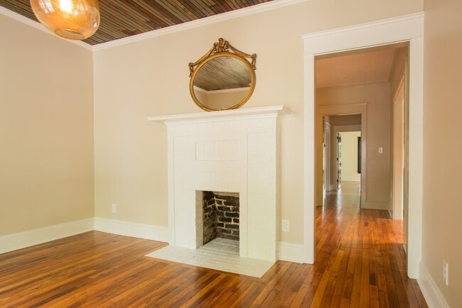 Building Photo - 2018 Englewood Ave