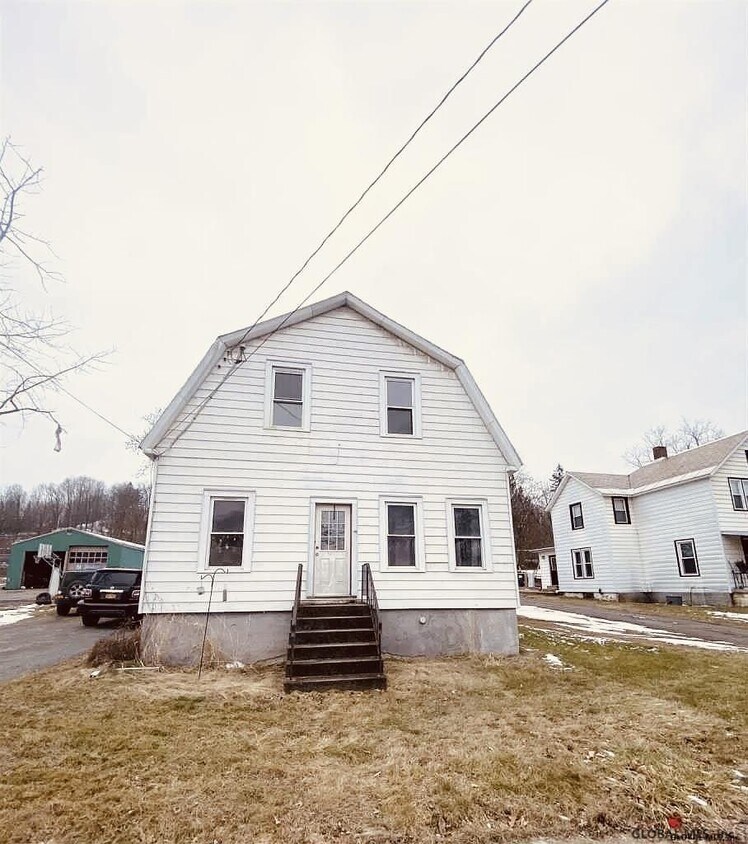 Primary Photo - 369 S Main St
