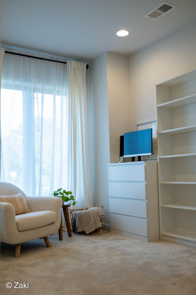 Foto del edificio - Brand New Build In Heart of Rockville - Roof Terrace, Private Garage, Custom Kitchen and Master Bath