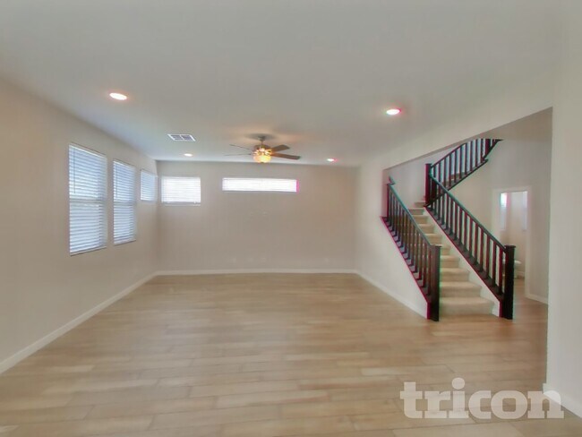 Foto del edificio - 6852 Whisper Canyon Pl