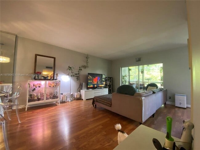 Building Photo - 2 bedroom in Hollywood FL 33021