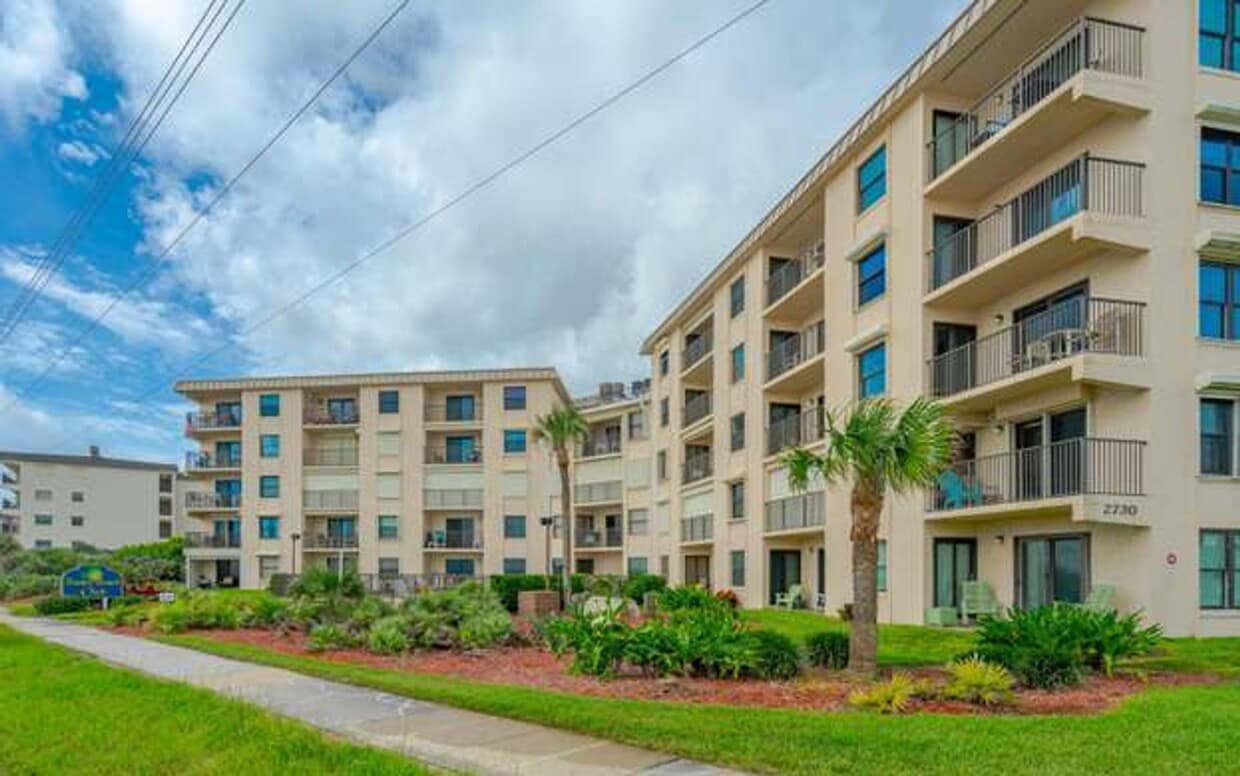 Primary Photo - Beachside 2 Bedroom Condo with Ocean Views!