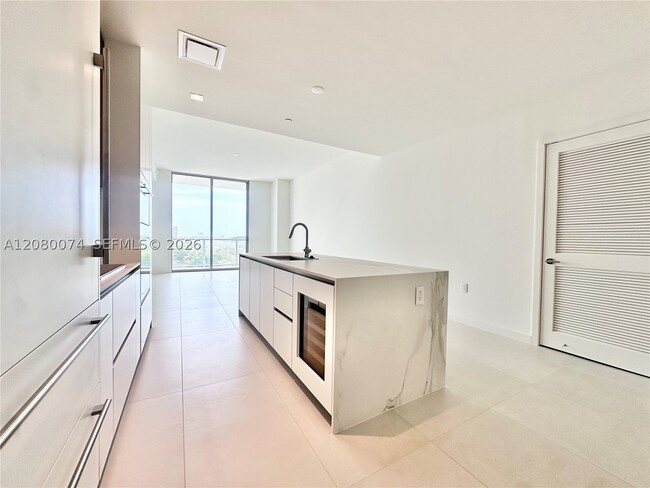 Building Photo - 1400 Biscayne Blvd