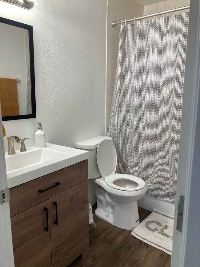 Foto del edificio - 1740 Muldoon Cir