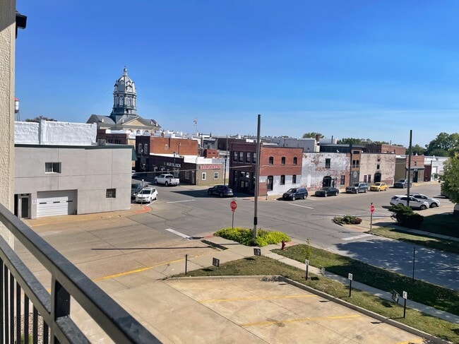 Foto del edificio - 209 W Jefferson St