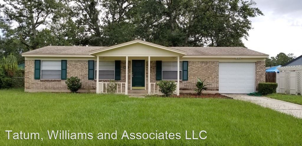 8529 Trambley Dr S, Jacksonville, FL 32221