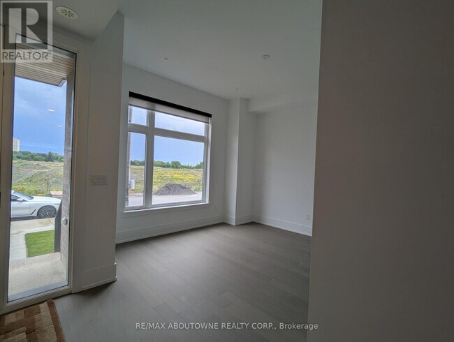 Photo du bâtiment - 105 Coveside Dr