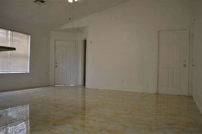 Building Photo - 7743 Ellis Dr