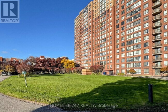 Building Photo - 330 McCowan Rd