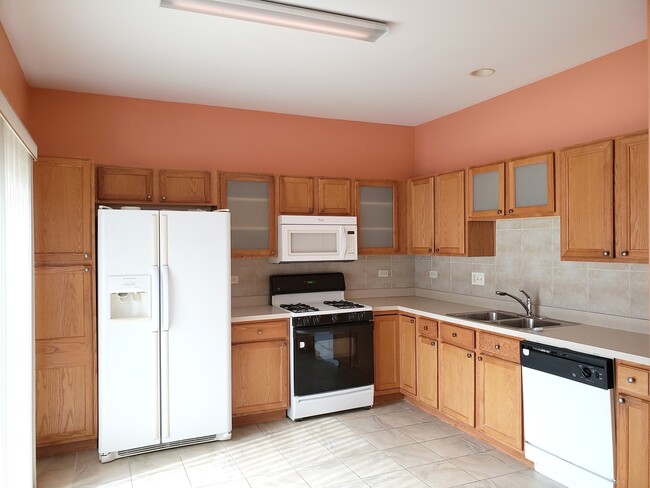 Foto del edificio - 641 W Jonathan Dr