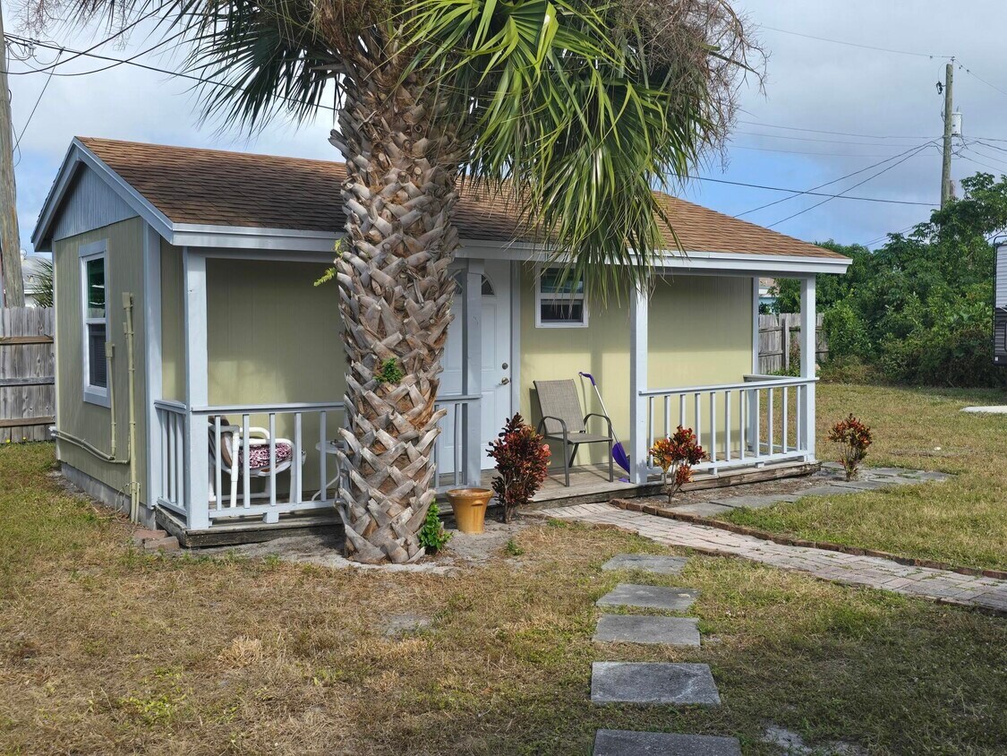 Foto principal - 513 Greynolds Cir