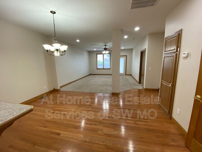 Building Photo - 5601 N 17th St