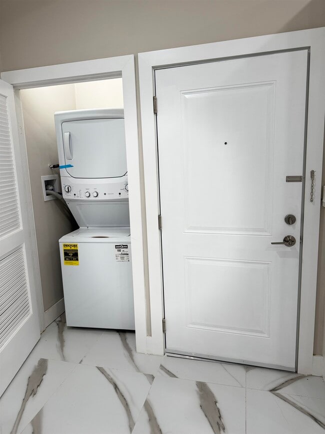 Building Photo - 213 ACADEMY St