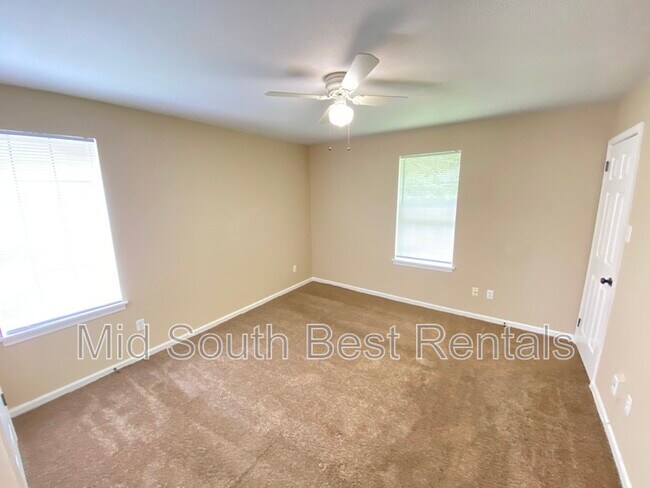 Building Photo - 5123 Corkwood Dr