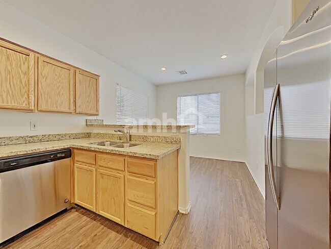 Foto del edificio - 7960 Imperial Treasure St