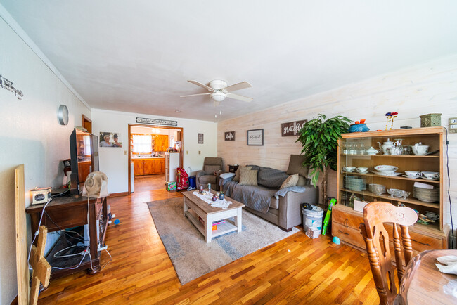 Unit 322-living room - 322 State St