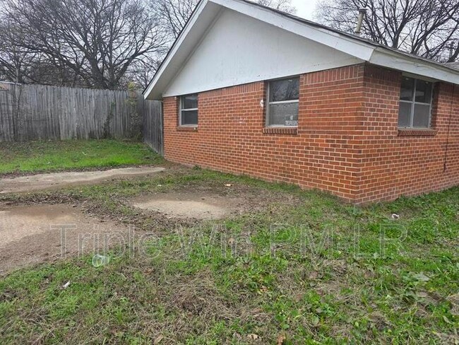 Foto del edificio - 804 W 45th St