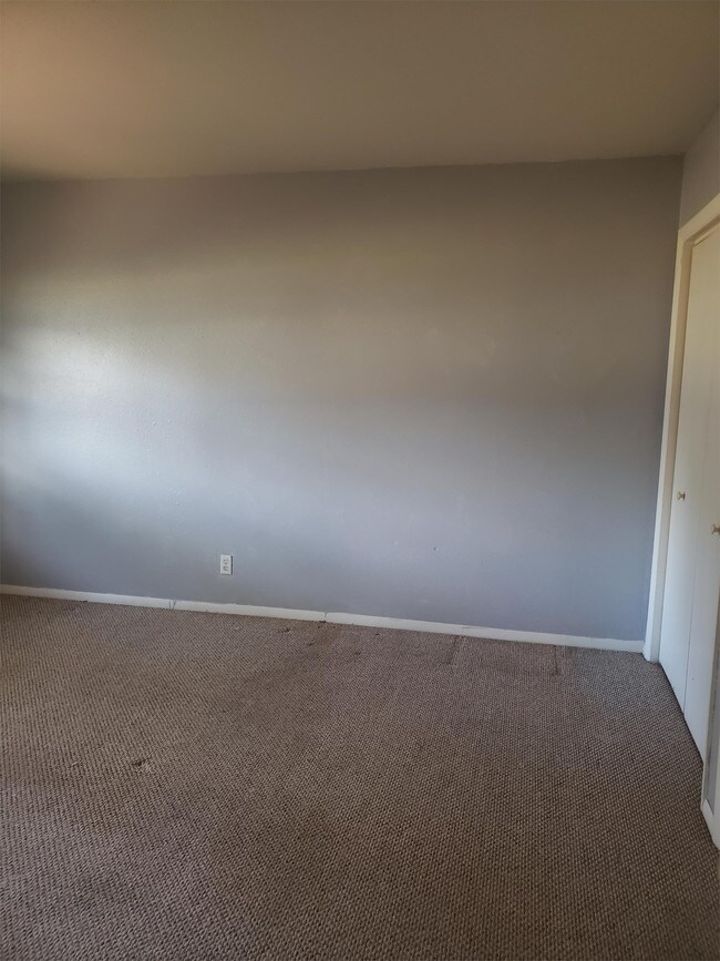 Foto del edificio - 1417 N Franklin Dr