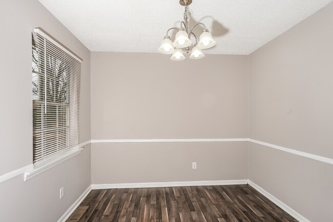 Building Photo - 1333 Turf Dr