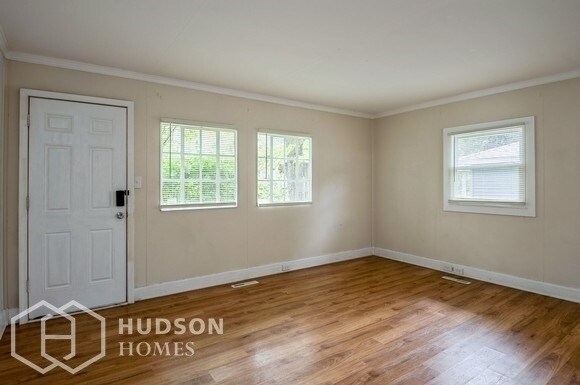 Foto del edificio - AVAILABLE NOW! - 1255 E COLFAX, SOUTH BEND...