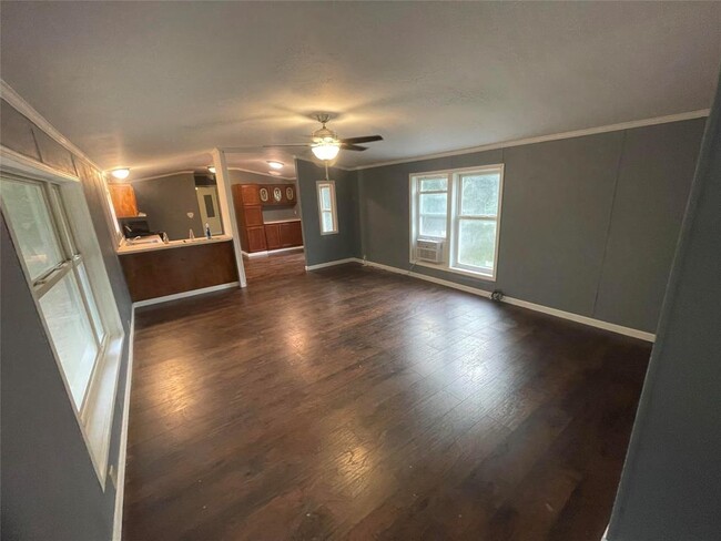 Building Photo - 753 Pine Valley Loop