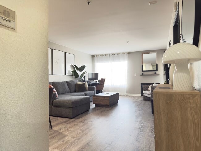 Building Photo - 5605 Friars Rd