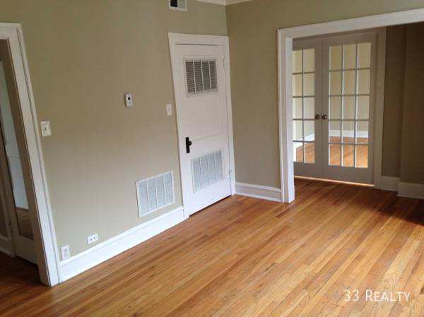 Building Photo - Top Floor 2 Bed 1 Bath in Rogers Park with...