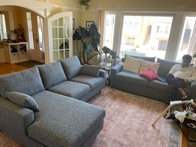 Living Room with working French Doors - 1342 21st Ave
