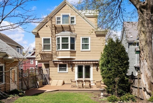 Foto del edificio - 52 Hillsdale Rd
