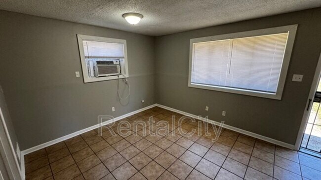 Building Photo - 4829 McCrory Ave