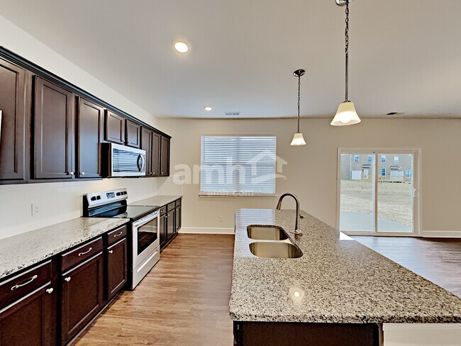 Building Photo - 4500 Tarpon Dr