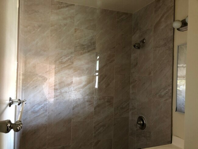 new tub tile - 11100 Pangborn Ave