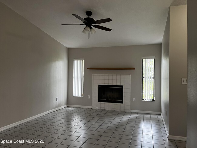 Building Photo - 111 Lura Ln