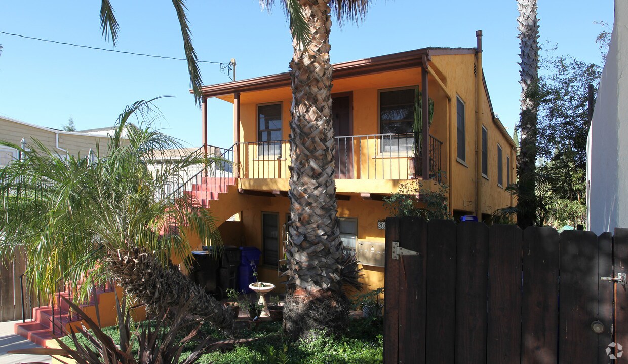 Foto del edificio - 2026-2028 E St