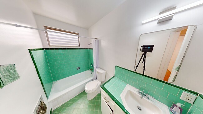 Foto del interior - 1042-1044 N Stanley Ave