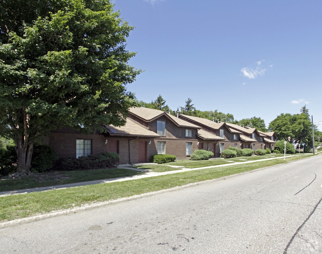 800 S Stephenson Hwy, Royal Oak, MI 48067 Apartments in Royal Oak, MI
