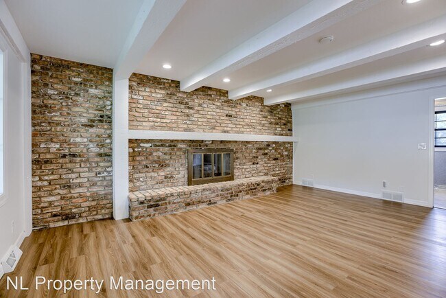 Foto del edificio - 4 br, 2.5 bath House - 1335 S 133rd St.